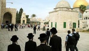 المسجد الأقصى المبارك في أسر اليهود
