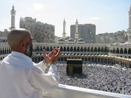 المسلمون يدعون الله -صورة أرشيفية